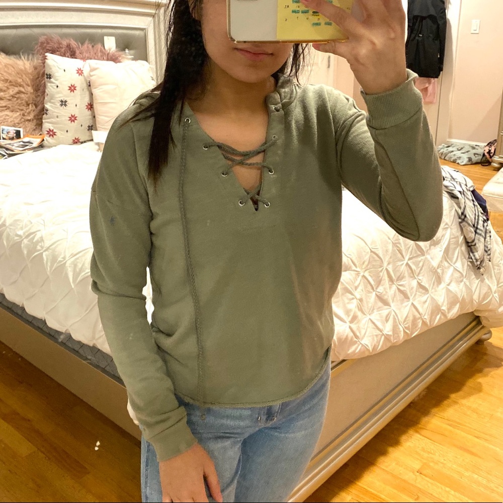 Tie up green sweatshirt